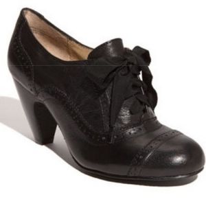 BP Black Oxford pumps size 8
